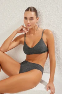 TRENDYOLMİLLA Black bralette Covered Regular High Waist Bikini Set