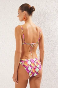 TRENDYOLMİLLA Shawl pattern Triangle Covered Regular Regular Waist Bikini Set - Image 4