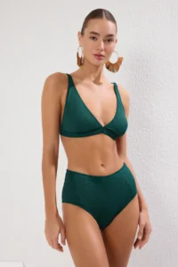 TRENDYOLMİLLA Emerald Green Triangle Covered hipster High Waist Basic Bikini Set