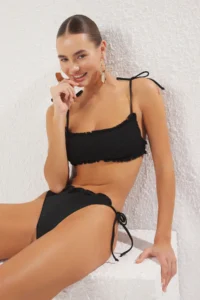 TRENDYOLMİLLA Black Gipelli bralette Regular Regular Waist Bikini Set