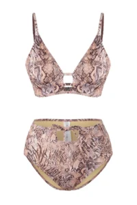 TRENDYOLMİLLA Batik Patterned Cut Out/Window Detailed Triangle Covered Regular High Waist Bikini Set - Image 5