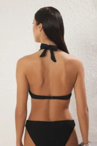 TRENDYOLMİLLA Black V Telli balconette Covered Bikini Top - Image 3