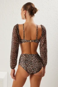 TRENDYOLMİLLA Leopard Patterned with accessories Strapless Covered Bikini Top - Image 5
