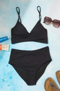 TRENDYOLMİLLA Black Triangle Covered Bikini Top