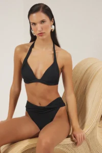 TRENDYOLMİLLA Black Drapeli Triangle Covered Bikini Top - Image 2