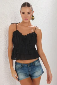 TRENDYOLMİLLA Black Weaving Flower Appliqued Beach Blouse