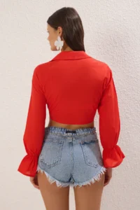 TRENDYOLMİLLA Rejection Weaving 100% Cotton Beach Crop Blouse - Image 4