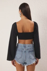 TRENDYOLMİLLA Black Weaving Shirred Beach Crop Blouse - Image 4