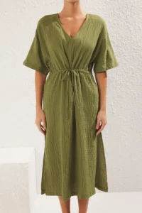 TRENDYOLMİLLA Khaki Weaving slit Beach Midi Dress - Image 4