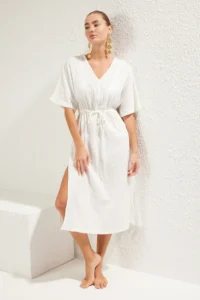 TRENDYOLMİLLA White Weaving slit Beach Midi Dress - Image 3