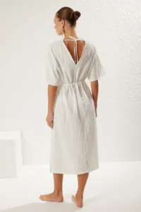 TRENDYOLMİLLA White Weaving slit Beach Midi Dress - Image 6