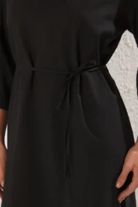 TRENDYOLMİLLA beachwear Black Weaving Embroidered Midi Dress - Image 4