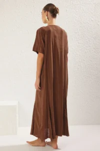 TRENDYOLMİLLA Brown Weaving Binding Detailed Maxi Beach Dress - Image 4