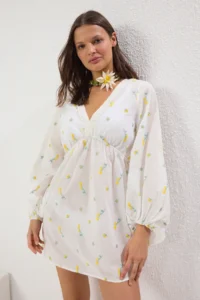 TRENDYOLMİLLA flower patterned Weaving Beach Mini Dress - Image 3