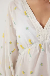 TRENDYOLMİLLA flower patterned Weaving Beach Mini Dress - Image 4