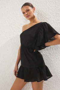 TRENDYOLMİLLA Black Weaving with flywheel 100% Cotton One Shoulder Beach Mini Dress