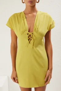 TRENDYOLMİLLA Open Oil Green Weaving Binding Detailed Beach Mini Dress - Image 3