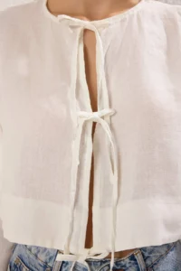 TRENDYOLMİLLA Ecru Weaving Binding Detailed 100% Linen Beach Crop Shirt - Image 3
