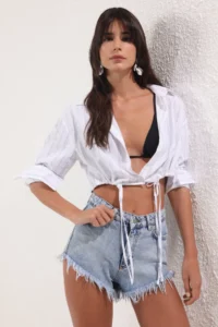 TRENDYOLMİLLA Baby Blue Weaving Binding Detailed Beach Crop Shirt - Image 2