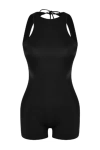 TRENDYOLMİLLA Black Surfer Covered Back Detailed Regular Shorts Swimsuit - Image 6
