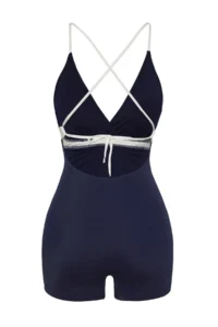 TRENDYOLMİLLA Navy Blue Color Bloklu V-neck Covered Shorts Swimsuit - Image 6