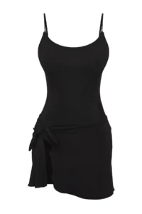 TRENDYOLMİLLA Black tied up Square Neck Covered Skirt Swimsuit - Image 6
