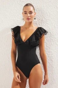 TRENDYOLMİLLA Black with flywheel V-neck Covered Regular Swimsuit - Image 2