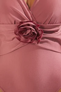 TRENDYOLMİLLA Pink Applique Detailed V-neck Covered Regular Swimsuit - Image 4