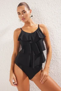 TRENDYOLMİLLA Black with flywheel U-Neck Covered Regular Swimsuit
