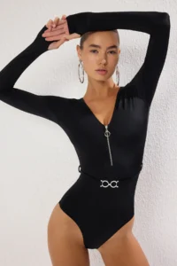 TRENDYOLMİLLA Black Zippered Surfer Covered Regular Swimsuit