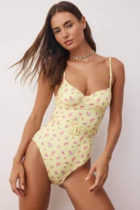 TRENDYOLMİLLA Floral Patterned Arched balconette Covered Regular Swimsuit