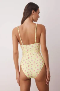TRENDYOLMİLLA Floral Patterned Arched balconette Covered Regular Swimsuit - Image 4