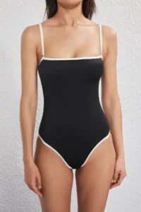 TRENDYOLMİLLA Black Color Bloklu Strapless Regular Swimsuit - Image 3