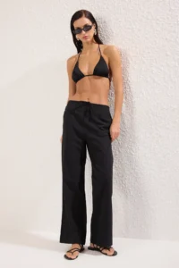 TRENDYOLMİLLA Black Weaving Pocket Detail Beach Regular Waist Pants - Image 2