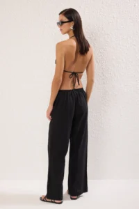 TRENDYOLMİLLA Black Weaving Pocket Detail Beach Regular Waist Pants - Image 4