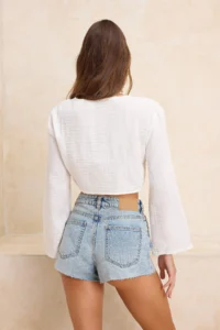 TRENDYOLMİLLA Ecru Weaving Binding Detailed Crop Muslin 100% Cotton Beach Shirt - Image 4