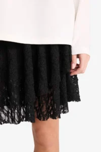 DeFacto A Cut Lace Mini Skirt - Image 4