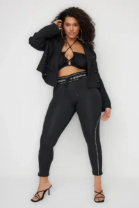 TRENDYOLMİLLA X Sagaza Studio Black Shaping Sports Leggings with Cord Piping Detail and Push Up Stitching - Image 3