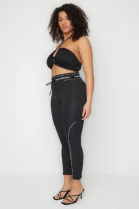 TRENDYOLMİLLA X Sagaza Studio Black Shaping Sports Leggings with Cord Piping Detail and Push Up Stitching - Image 8