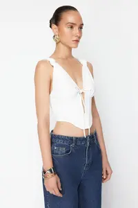 TRENDYOLMİLLA X Zeynep Tosun White Knitting Binding Detailed underwire Bustier - Image 5