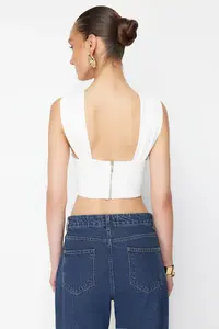 TRENDYOLMİLLA X Zeynep Tosun White Knitting Binding Detailed underwire Bustier - Image 8