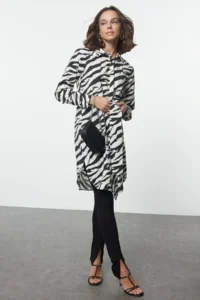 Trendyol Modest Black Zebra Patterned Weaving seersucker Shirt
