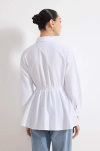 Trendyol Modest White Fitted Waist Tire Detailed Cotton Fitted Shirt - Image 4