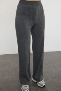 TRENDYOLMİLLA Anthracite Wide Pattern Basic Knitwear Top and Bottom Set - Image 3