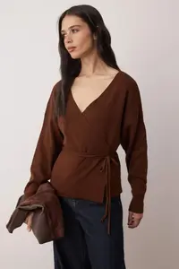 TRENDYOLMİLLA Brown Double breasted Yaka Knitwear Cardigan
