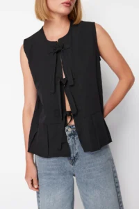 TRENDYOLMİLLA Black Front Tie Bow Detailed Sleeveless Weaving Blouse