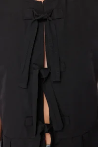TRENDYOLMİLLA Black Front Tie Bow Detailed Sleeveless Weaving Blouse - Image 3