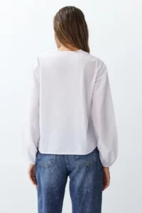 TRENDYOLMİLLA White Front tied up Weaving Shirt - Image 9