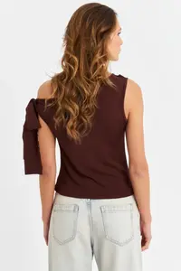Cool & Sexy Women Brown Binding Detailed Blouse - Image 3
