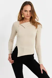 Cool & Sexy BUTTON with accessories CROSS COLLAR Blouse - Image 3